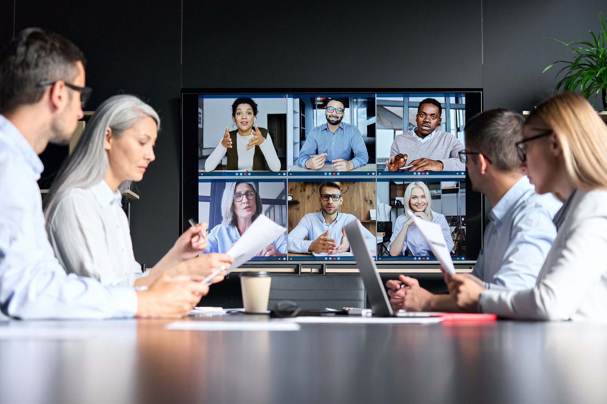 5 Hybrid Meeting success tips to help you lead a successful meeting